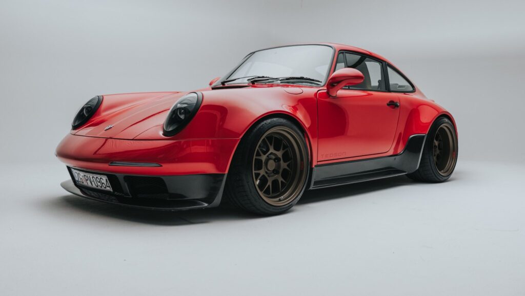 Tedson Daydream Porsche 964 front three quarter angle