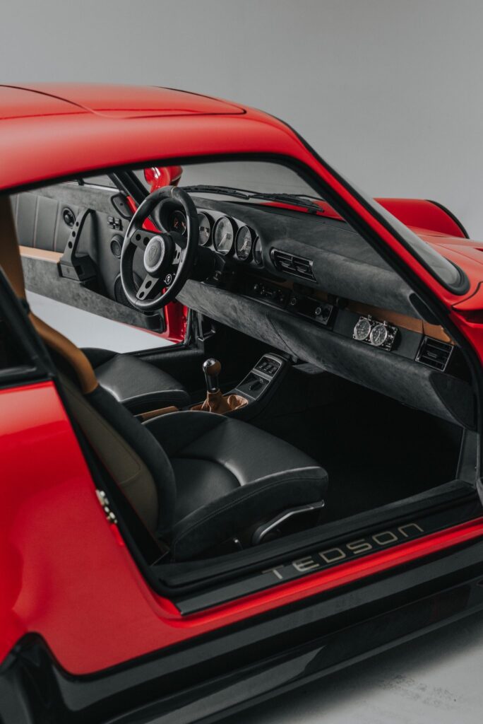 Tedson Daydream Porsche 964 interior cockpit
