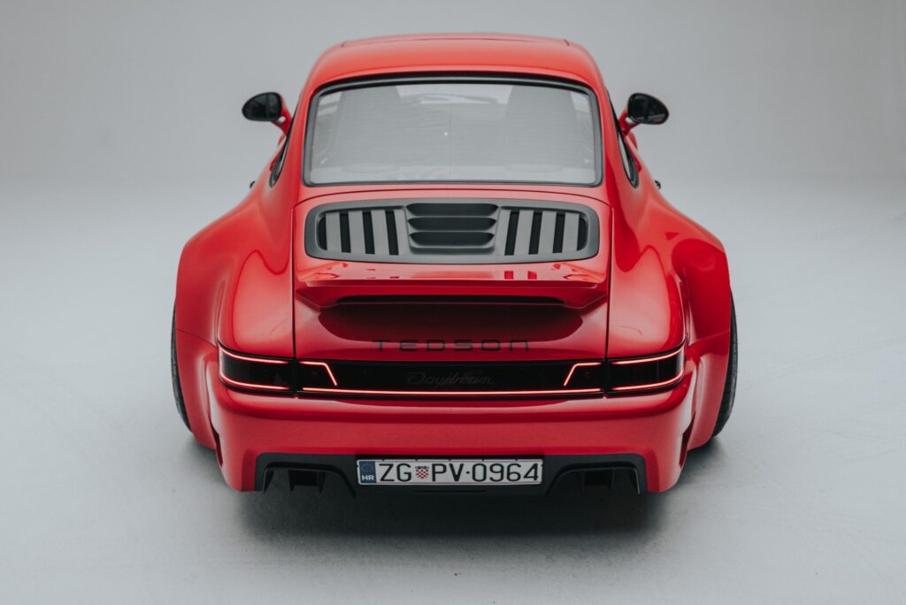 Tedson Daydream Porsche 964 rear view