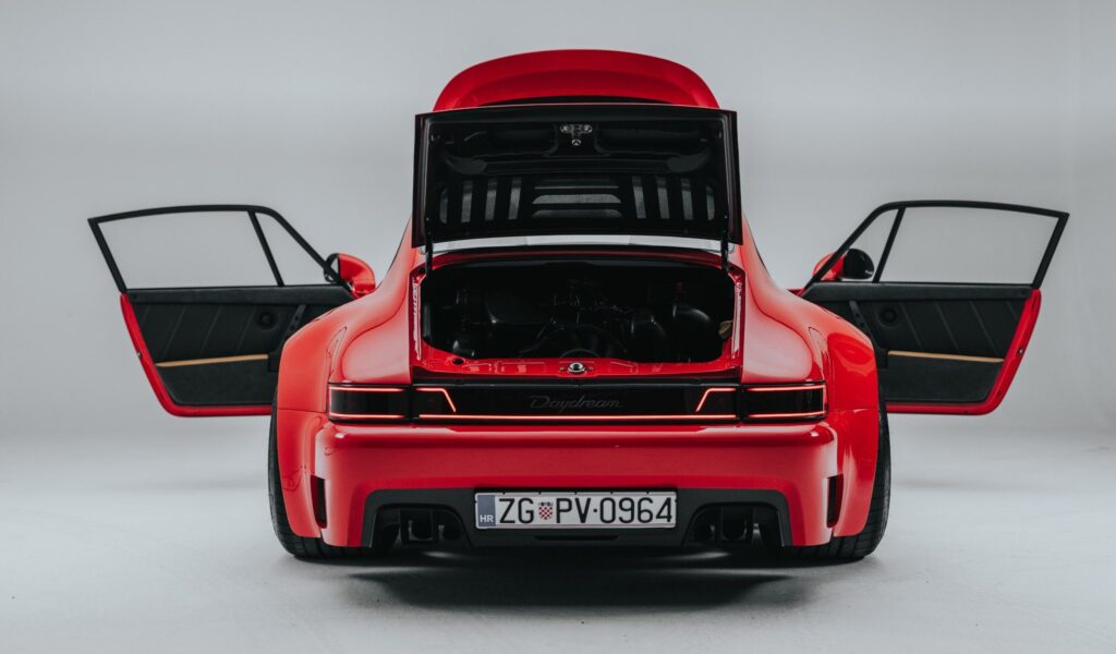 Tedson Daydream Porsche 964 rear deck open