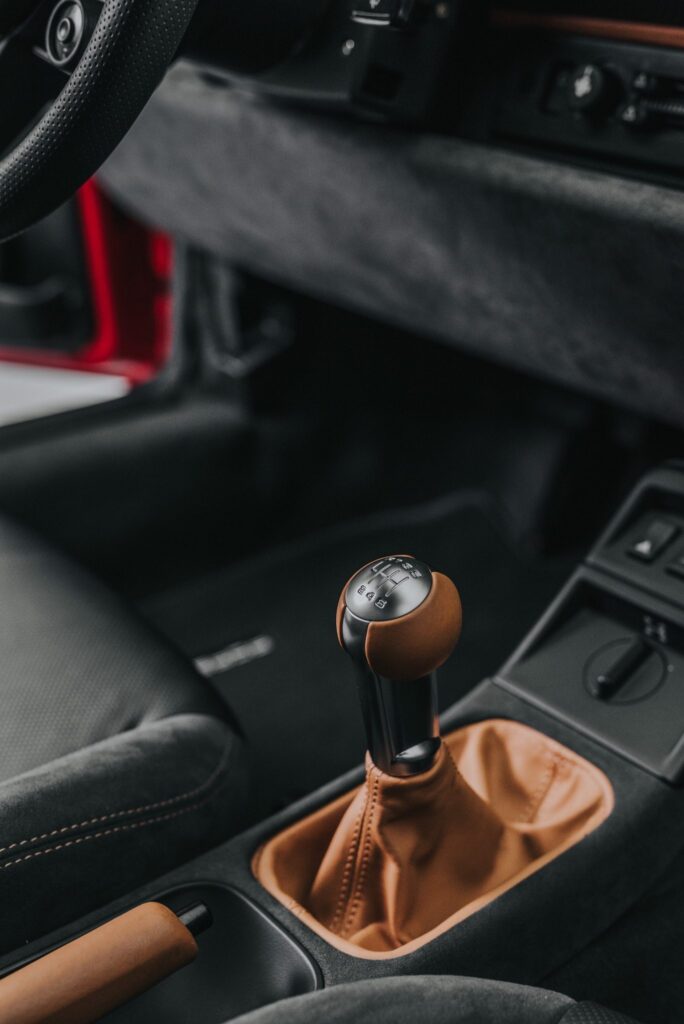 Tedson Daydream Porsche 964 manual shifter detail