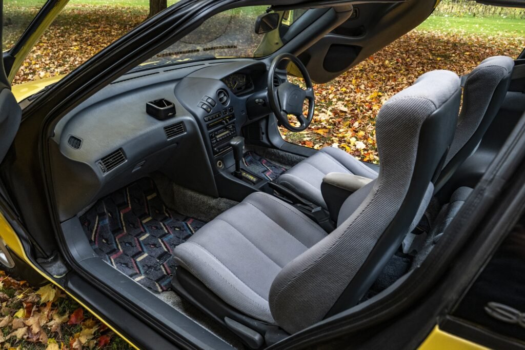 Front cabin view of right-hand-drive Toyota Sera interior